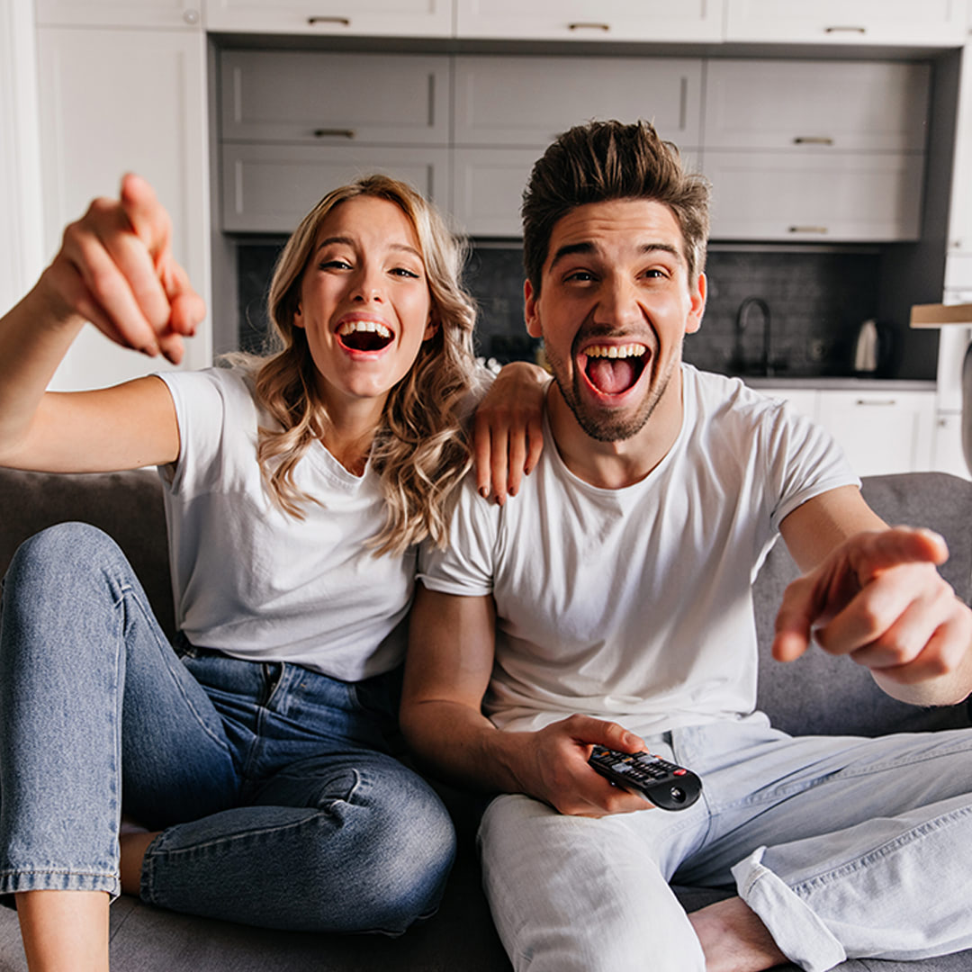 pareja-viendo-tv